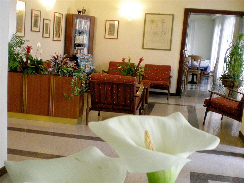 Pensione Villa Joli Lido di Jesolo Exteriör bild